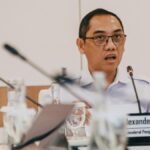 082297200_1763597465-Direktur_Jenderal_Pengawasan_Ruang_Digital__Alexander_Sabar.jpeg