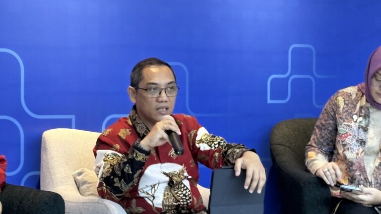 direktur_jenderal_pengawasan_ruang_digital_komdigi_alexander_sabar-9ykJ_large.jpg
