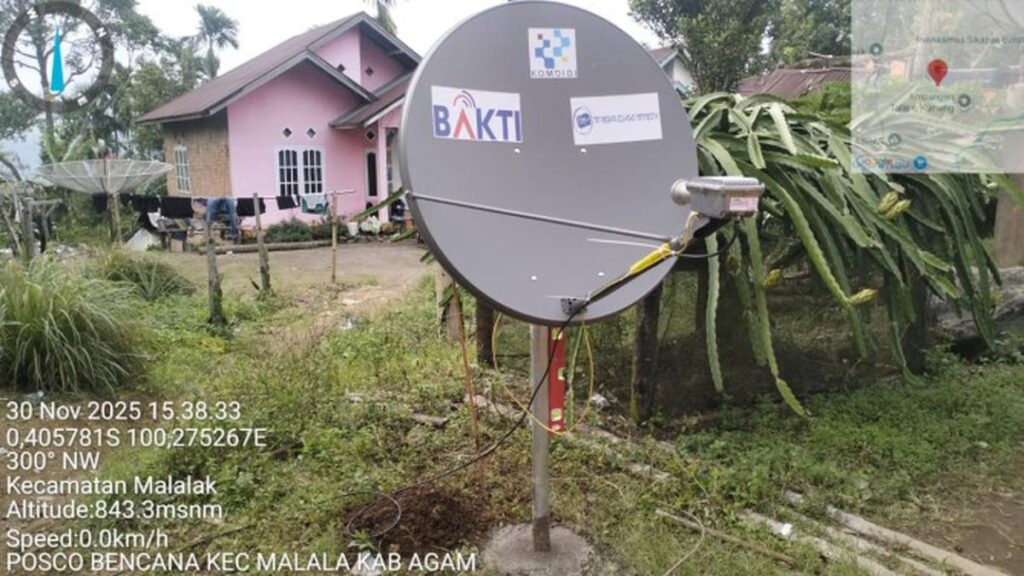 010453600_1764555874-Komdigi_Pasang_10_Titik_Internet_Satelit_SATRIA-1_untuk_Pulihkan_Konektivitas_d.jpeg