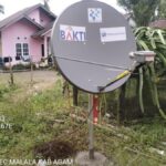 010453600_1764555874-Komdigi_Pasang_10_Titik_Internet_Satelit_SATRIA-1_untuk_Pulihkan_Konektivitas_d.jpeg