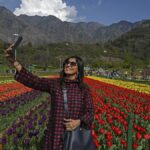 033234000_1680759873-Taman_tulip_terbesar_di_Asia_di_Kashmir-AFP__8_.jpg