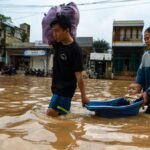 banjir-di-kabupaten-bandung-meluas-1765015717701_169.jpeg