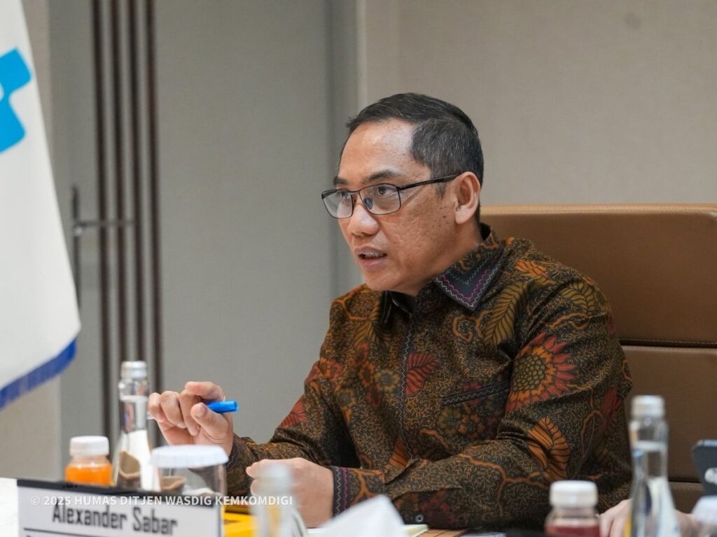 direktur_jenderal_pengawasan_ruang_digital_komdigi_alexander_sabar-XNVb_large.jpeg