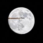 ilustrasi-pesawat-dan-bulan_169.jpeg