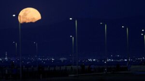melihat-keindahan-super-moon-di-berbagai-negara-1762511936357_169.jpeg
