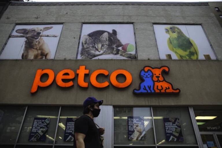 petco-store-1228437454.jpg