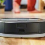 roomba-combo-205-black-photo-lifestyle-cleantrail-mop-plants-email-desktop-335x266.jpg