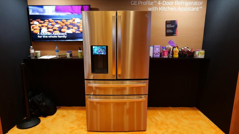 GE_Profile_Smart_Fridge_with_Kitchen_Assistant_1.jpg