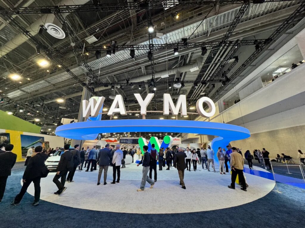 Waymo-CES-korosec.jpg