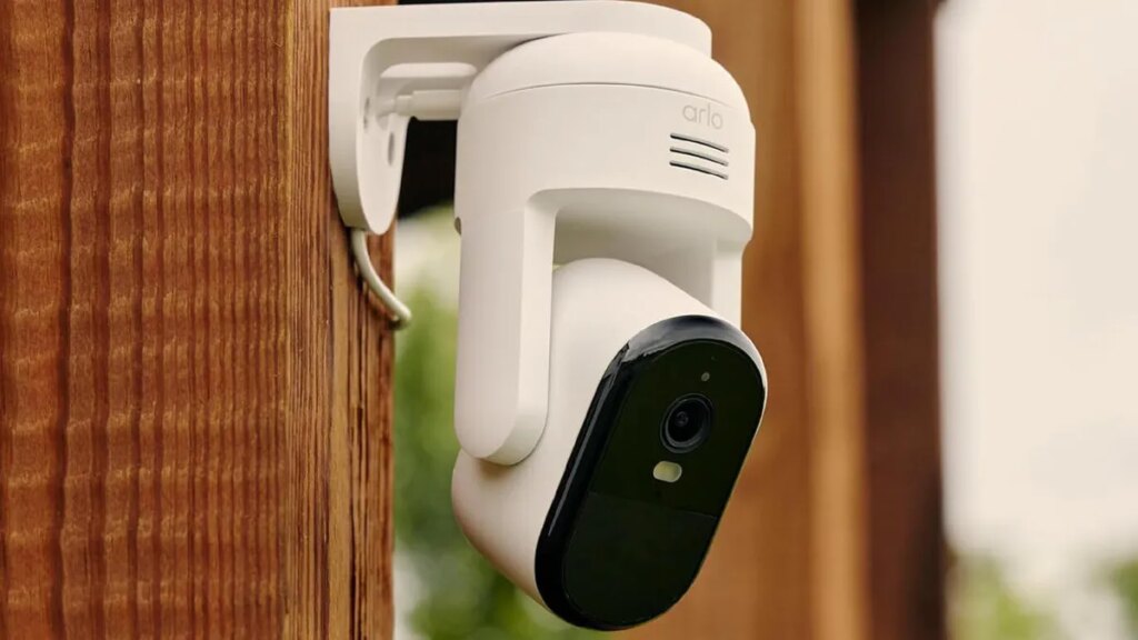 arlo-essential-pan-tilt-outdoor-1.jpg
