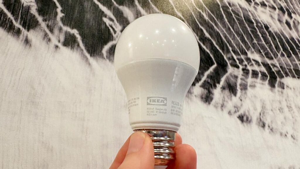 ikea_KAJPLATS_bulb.jpg