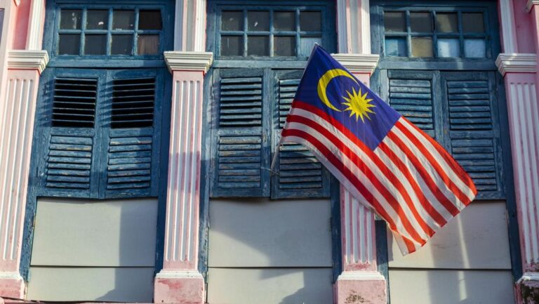 ilustrasi-bendera-malaysia_169.jpeg