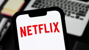 netflix-logo-mobile-phone-gettyimages-2202548374.jpg