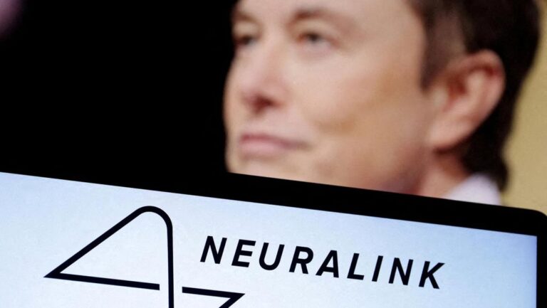 neuralink-punya-elon-musk-2_169.jpeg