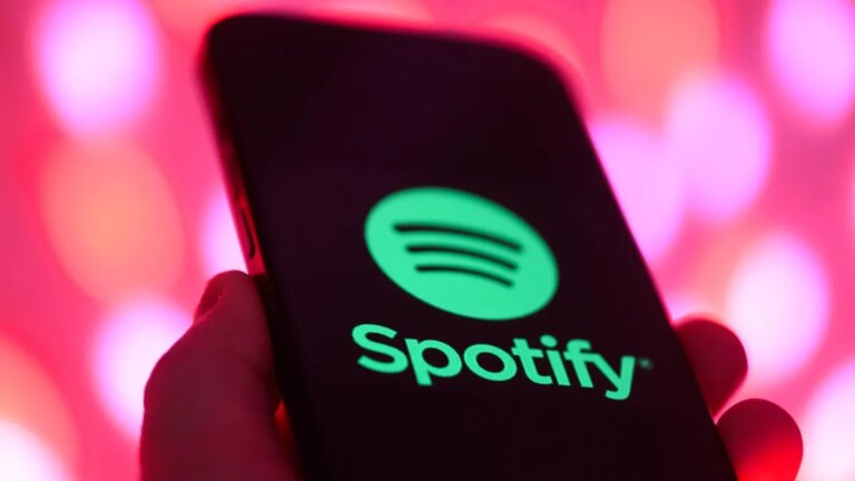 spotify-logo-on-mobile-gettyimages-2248951918.jpg