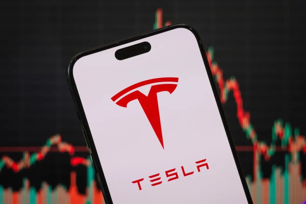 tesla-phone-app.jpg