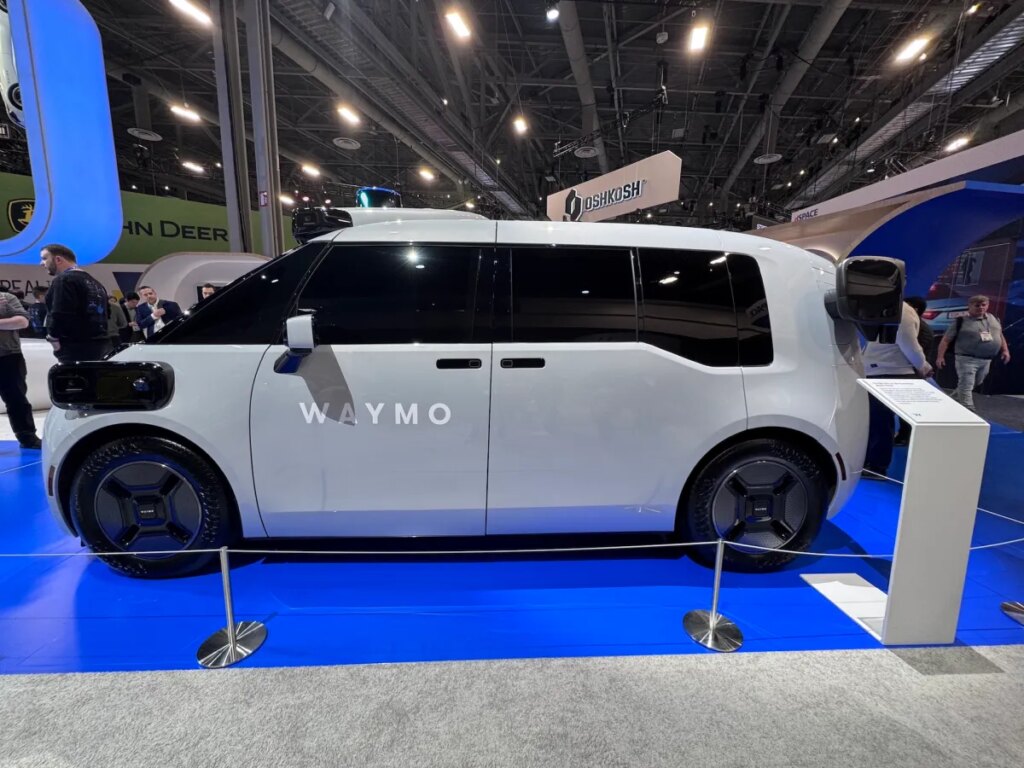 waymo-zeekr-ojaiJPG.jpg